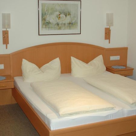 Hotel Garni Jennewein Mayrhofen Habitación foto